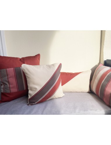 Coussin extérieur écru et rouge 40x40